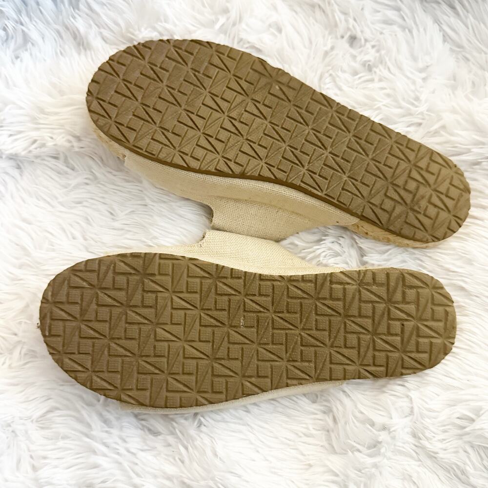 HAUTE HIPPIE | Beige Cream Linen Jute Sandals Gold Buckles Slide On | Size 7.5 - Picture 5 of 7